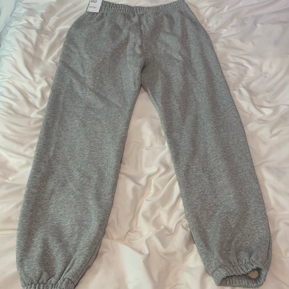 Nike womens grey sweatpants size M - Picture 2 of 4